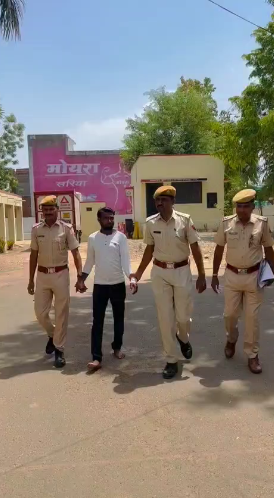 Banswara//तीन साल से फरार सीआरपीसी का वाछित 15 हजार ईनामी आरोपी गिरफ्तार