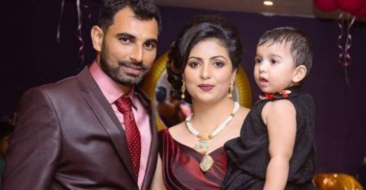 SPORTS // क्रिकेटर मोहम्मद शमी को पत्नी-बेटी को देने होंगे 4 लाख रुपए हर माह