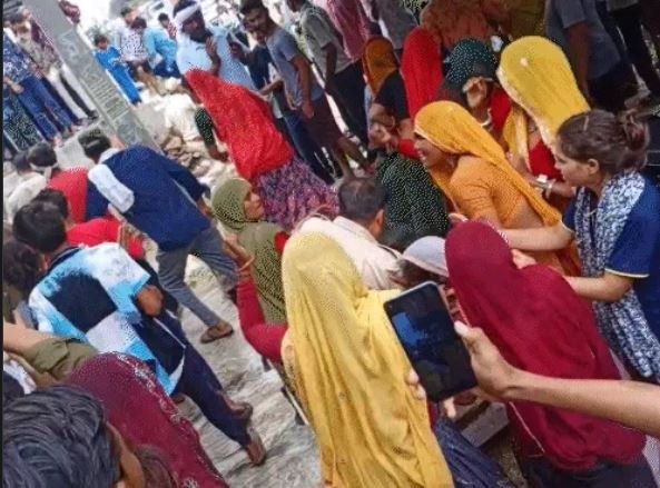 TONK // युवक की मौत के बाद बवाल, महिलाओं ने पुलिस से की मारपीट
