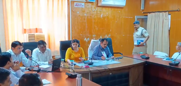 RAJSAMAND// ग्रामीण और शहरी सेवा शिविरों में एक भी पात्र वंचित न रहे, सभी विभाग गंभीरता से कार्य करें – कलक्टर 