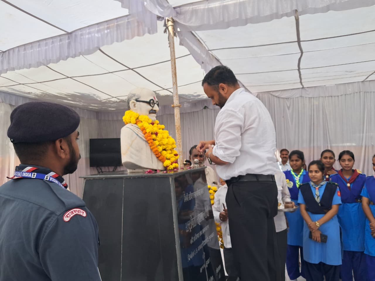 BARAN// जिले में महात्मा गांधी जी की 156 वीं जयंती पर श्रद्धांजलि व स्वच्छता अभियान का आयोजन